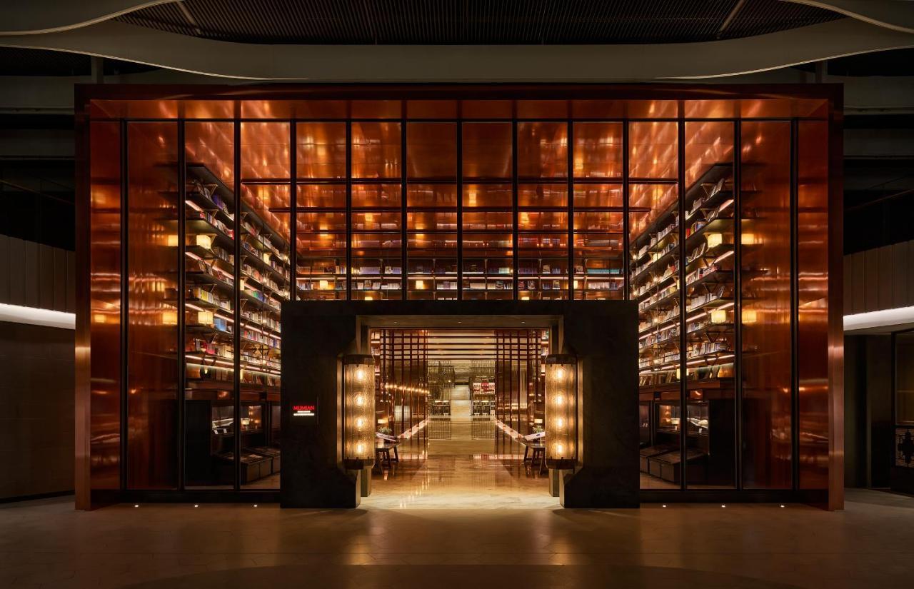 Mumian Beijing Daxing International Airport, Part Of Hyatt Hotel Bagian luar foto The Library at The Standard East Village